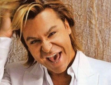 «Ντου» του Τρύφωνα Σαμαρά στο πλατό του Μουτσινά (βίντεο)